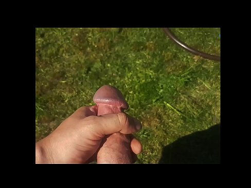 ❤️ Varma varmulo iĝas sian rozkoloran fikigon kaj ŝprucas kun ŝprucaĵo en somera ĝardeno ️❌ Faka video  ĉe porno eo.xxxdesichudai.ru ❌️❤